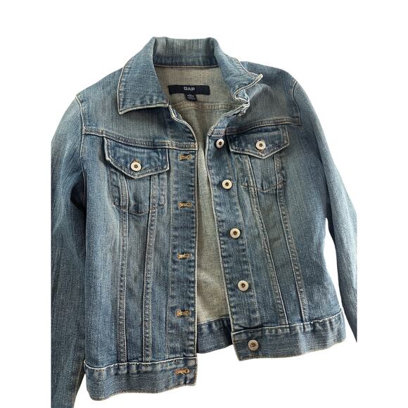 GAP Jackets & Blazers - GAP Classic Denim Jacket – Light Wash – Size XS